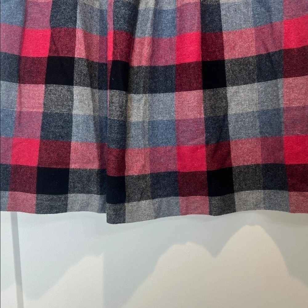 Wool blend vintage Plaid A-Line Skirt in Red and Black size 13-14.